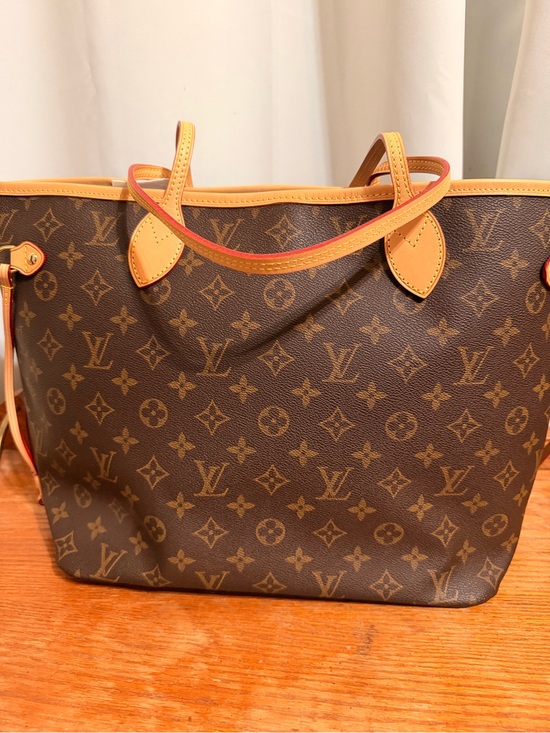 Louis Vuitton Handbags - Louis Vuitton Monogram Canvas Tote in Brown with Tan Trim